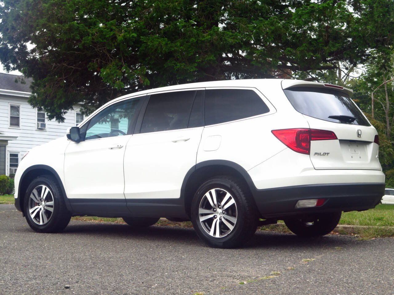 Used 2017 Honda Pilot EX-L image 3