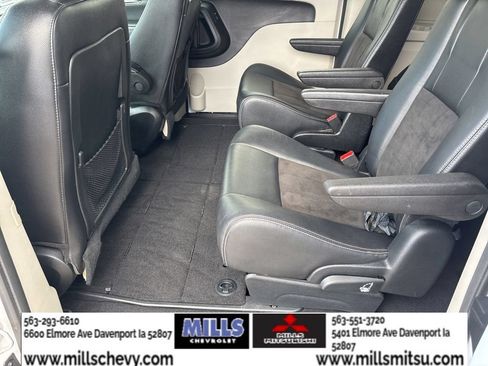 Used 2019 Dodge Grand Caravan SXT w/ Driver Convenience Group FWD image 11