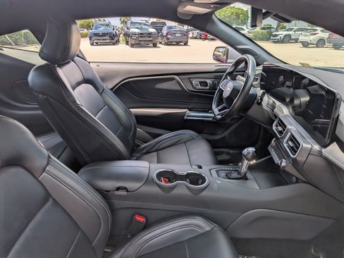 Used 2025 Ford Mustang Premium RWD image 16