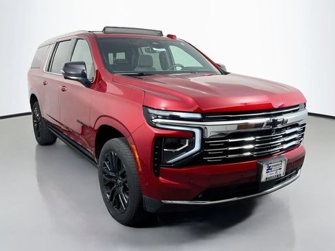 Certified 2025 Chevrolet Suburban Premier AWD/4WD image 2