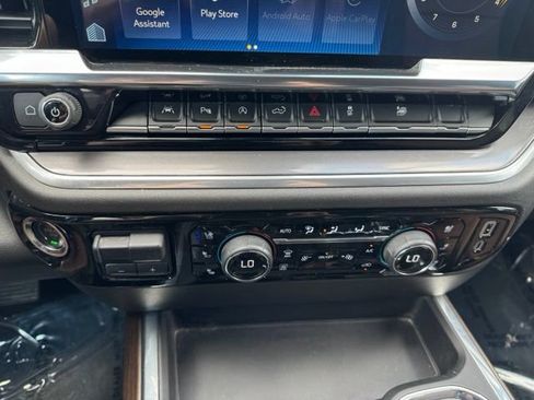 Certified 2025 Chevrolet Silverado 1500 High Country AWD/4WD image 18