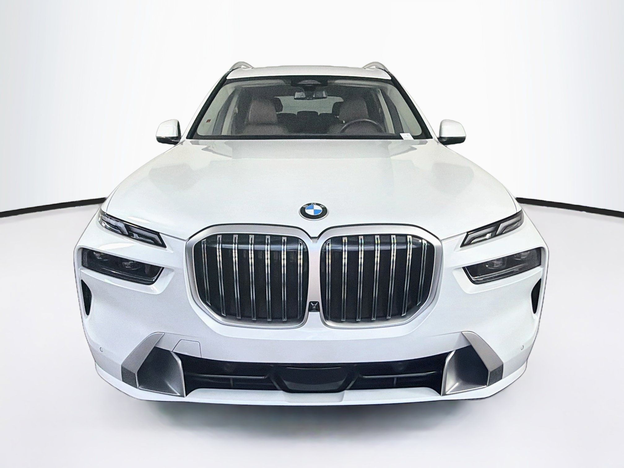 Used 2025 BMW X7 xDrive40i AWD/4WD image 2