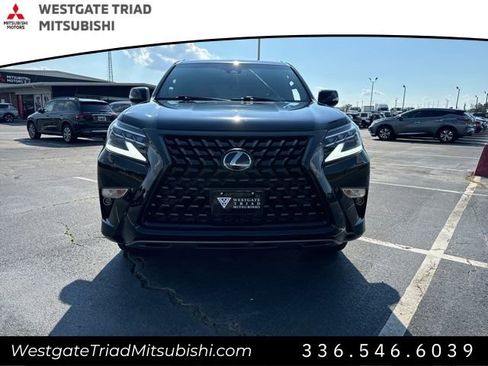 Used 2023 Lexus GX 460 Premium w/ Premium Package image 2