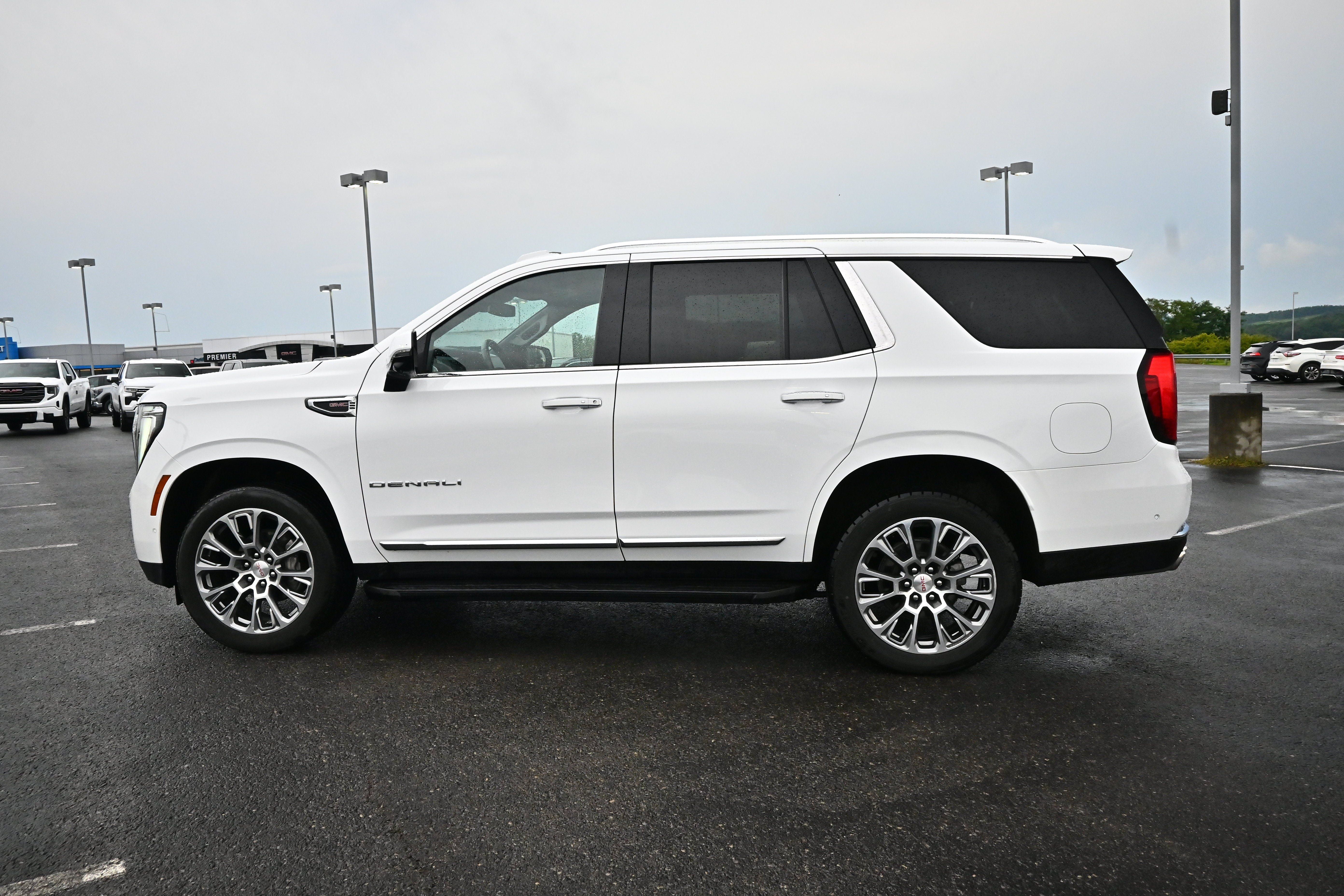 Used 2025 GMC Yukon Denali AWD/4WD image 5