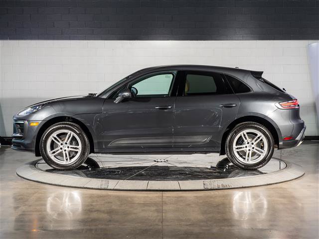 Used 2026 Porsche Macan AWD/4WD image 2