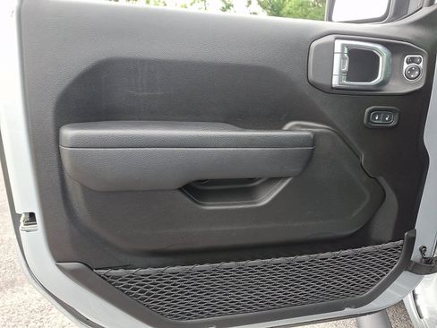 Used 2023 Jeep Wrangler Sport AWD/4WD image 12