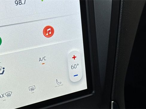 Used 2024 Ford Edge Titanium image 30