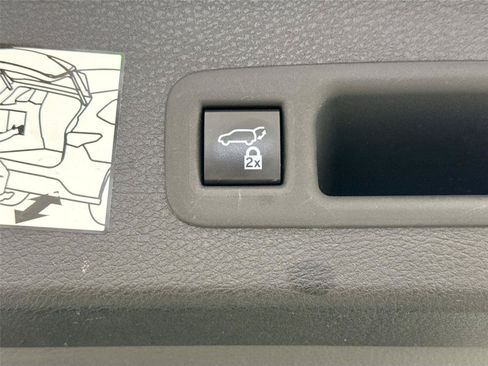 Certified 2024 Toyota Sienna XLE FWD image 37