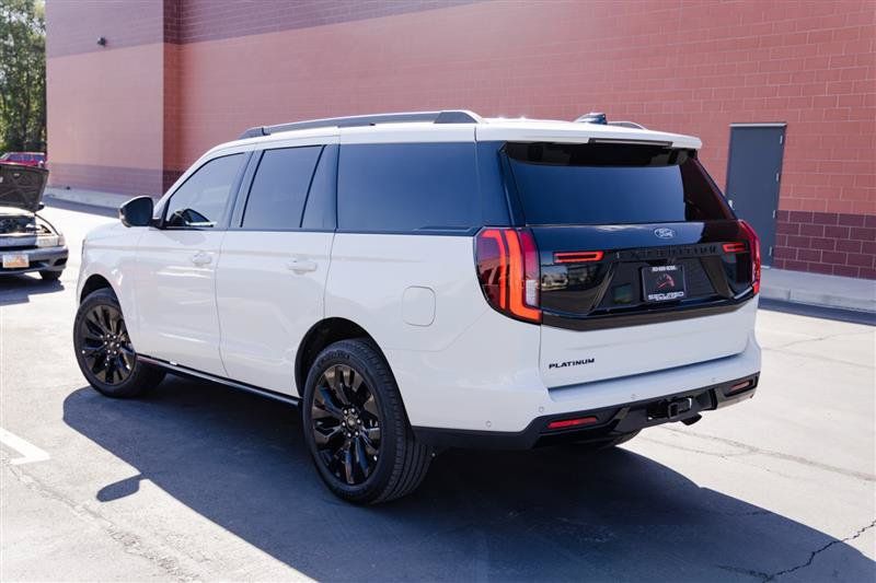 Used 2025 Ford Expedition Platinum w/ Stealth Appearance Package AWD/4WD image 10