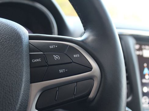 Used 2018 Jeep Grand Cherokee Limited image 28