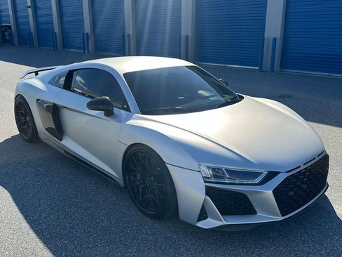 Used 2017 Audi R8 V10 plus image 4