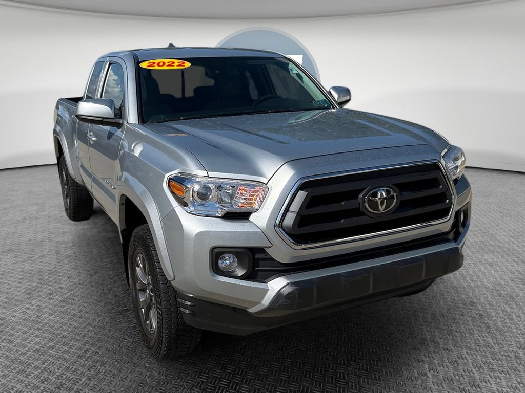 Used 2022 Toyota Tacoma SR5 w/ SR5 Appearance Package (SM) AWD/4WD image 1