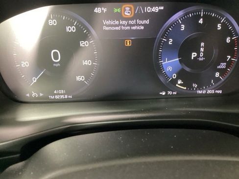 Used 2020 Volvo XC40 T5 Momentum w/ Protection Package image 32