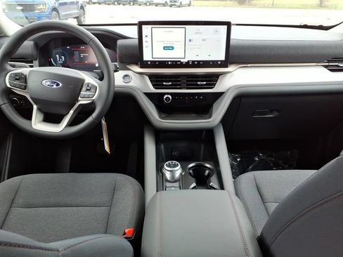 Used 2026 Ford Explorer Active AWD/4WD image 12