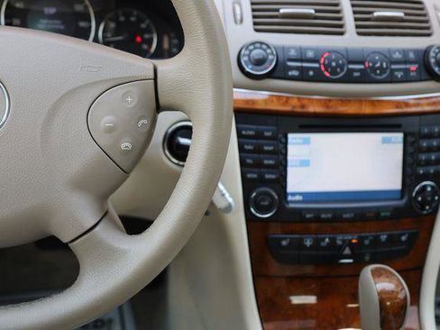 Used 2006 Mercedes-Benz E 350 4MATIC Sedan image 28