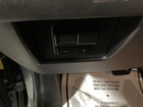 Used 2023 Chevrolet Colorado LT w/ LT Convenience Package II image 21