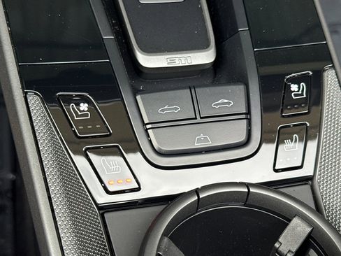 Used 2023 Porsche 911 Carrera image 27