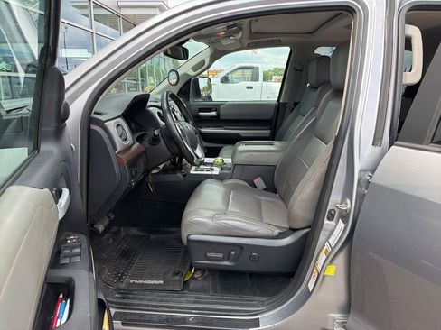 Used 2018 Toyota Tundra Limited w/ Limited Premium Package AWD/4WD image 6