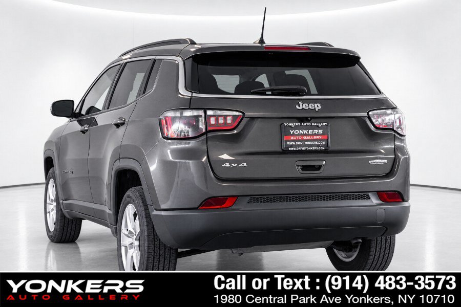 Used 2022 Jeep Compass Latitude AWD/4WD image 9