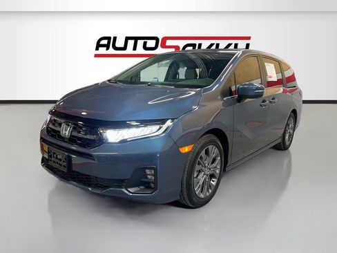 Used 2026 Honda Odyssey Touring image 3