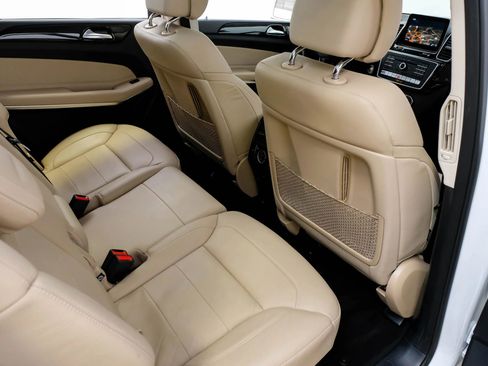 Used 2017 Mercedes-Benz GLS 550 4MATIC image 31