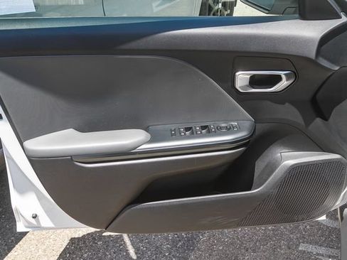 Certified 2025 Kia K4 FWD image 18
