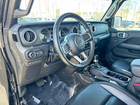 Used 2022 Jeep Wrangler Unlimited Sahara image 20