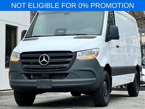 Used 2025 Mercedes-Benz Sprinter 2500 image 3