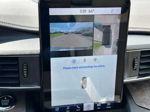 Used 2020 Ford Explorer Platinum w/ Premium Technology Package AWD/4WD image 32