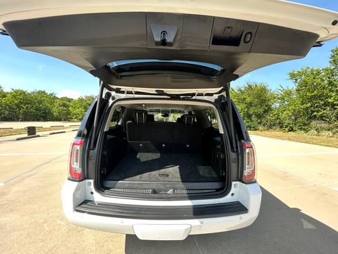 Used 2018 GMC Yukon XL SLT w/ HD Trailering Package RWD image 10