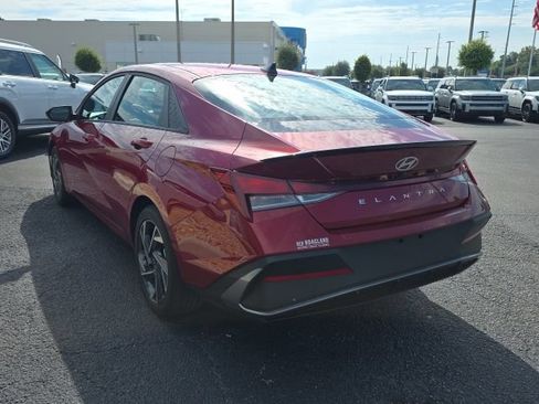 Certified 2025 Hyundai Elantra Sport FWD image 3