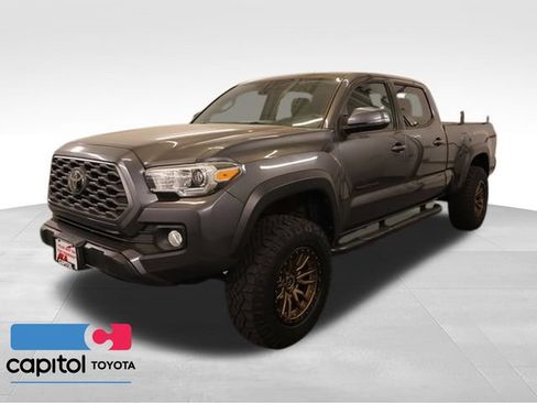 Certified 2020 Toyota Tacoma TRD Off-Road AWD/4WD image 6