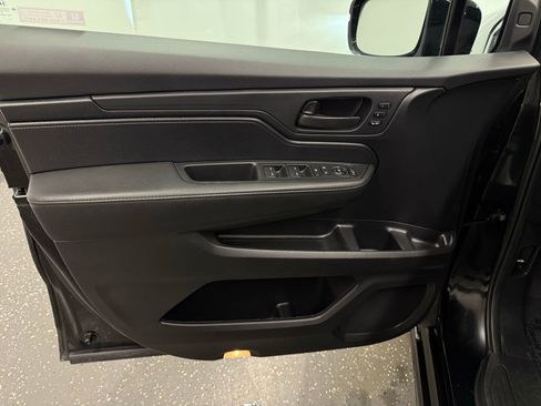 Used 2025 Honda Odyssey Sport-L image 9