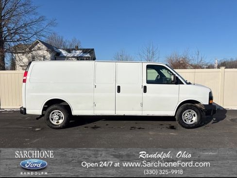 Used 2019 Chevrolet Express 2500 Extended image 1