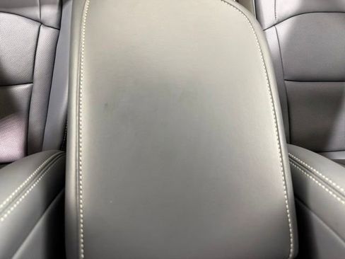 Used 2024 Buick Enclave Essence w/ Experience Buick Package AWD/4WD image 16