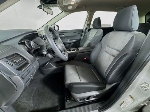 Used 2024 Nissan Rogue SV image 12