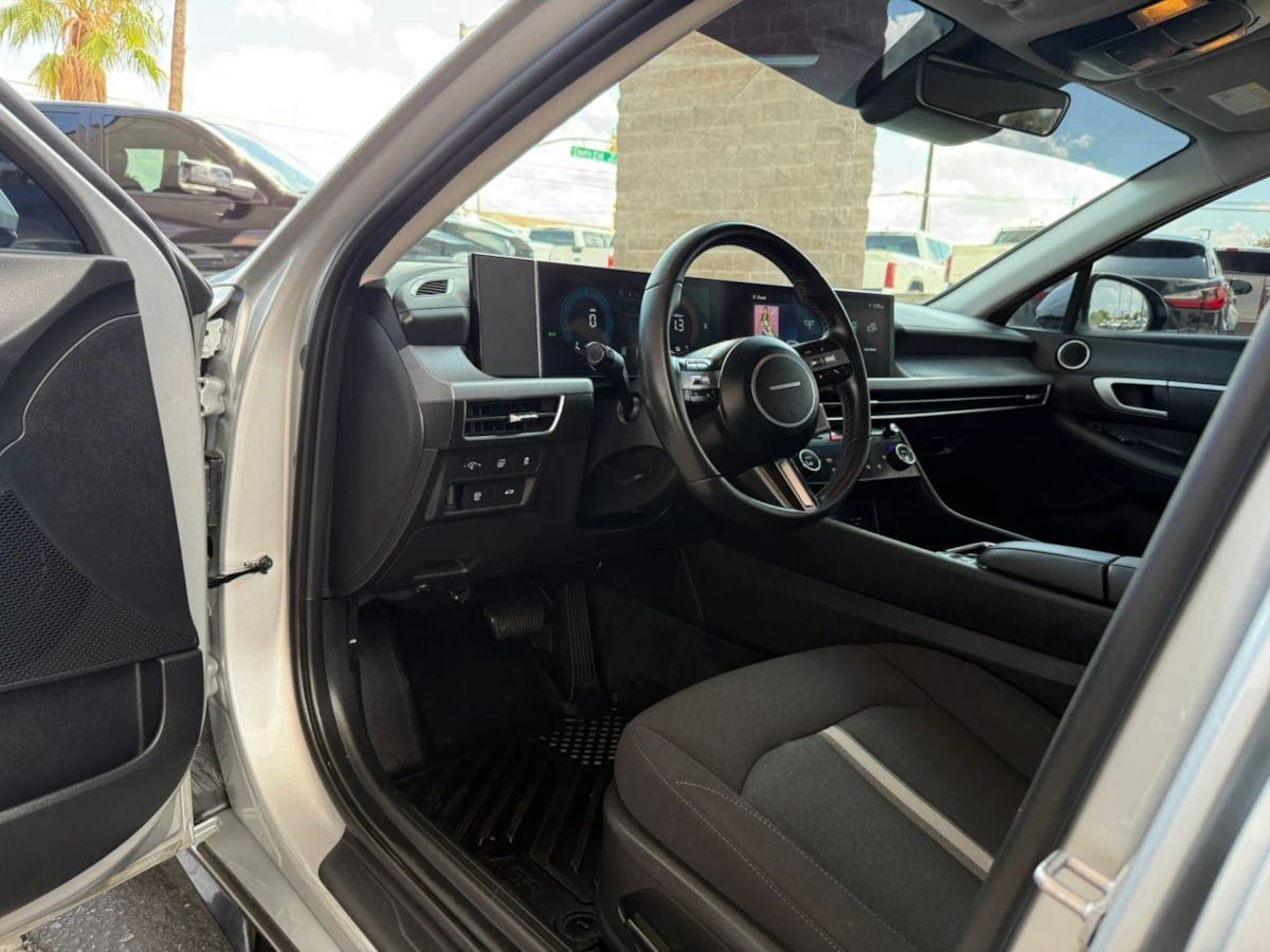 Used 2025 Hyundai Sonata SEL FWD image 38