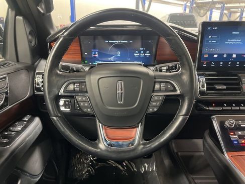 Used 2024 Lincoln Navigator Reserve AWD/4WD image 18