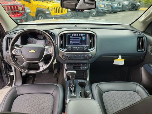 Used 2018 Chevrolet Colorado Z71 image 12