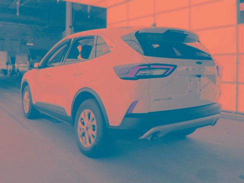 Certified 2023 Ford Escape Active w/ Tech Pack #2 AWD/4WD image 6