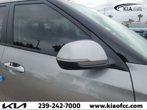 New 2026 Kia Seltos S FWD image 8