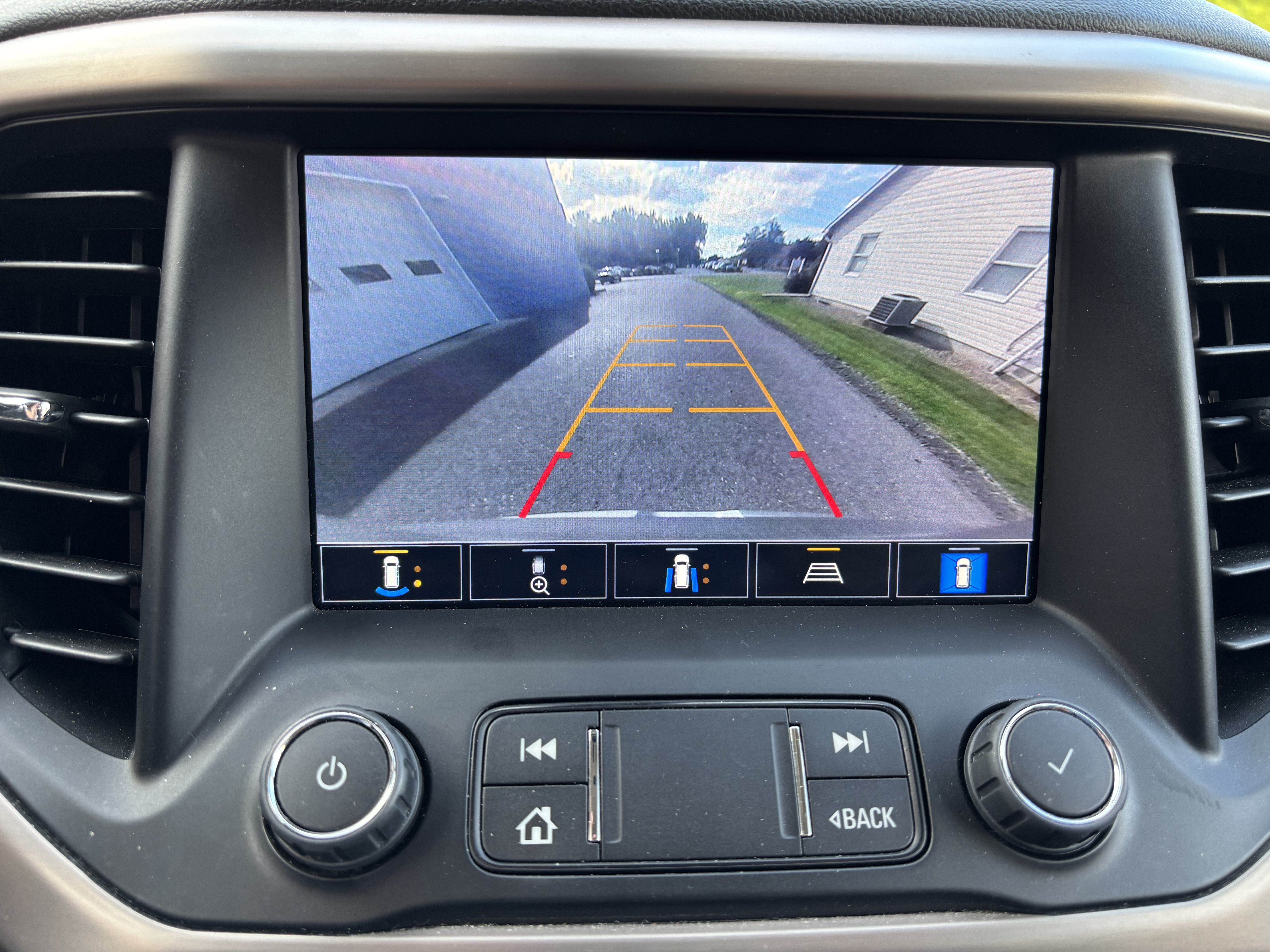 Used 2023 GMC Acadia Denali w/ Denali Technology Package AWD/4WD image 28