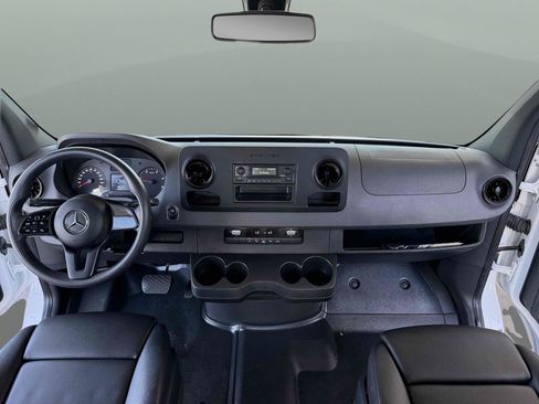 Used 2023 Mercedes-Benz Sprinter 2500 image 9