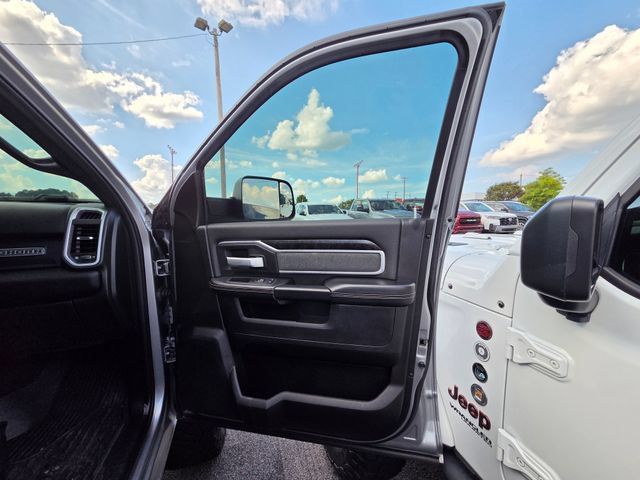 Used 2022 RAM 2500 Big Horn w/ Level C Equiment Group AWD/4WD image 18