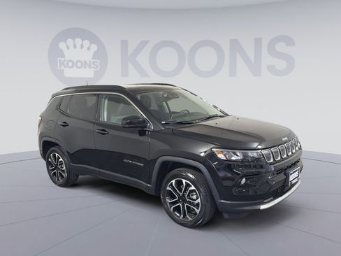 Used 2022 Jeep Compass Limited w/ Sun and Sound Group image 10