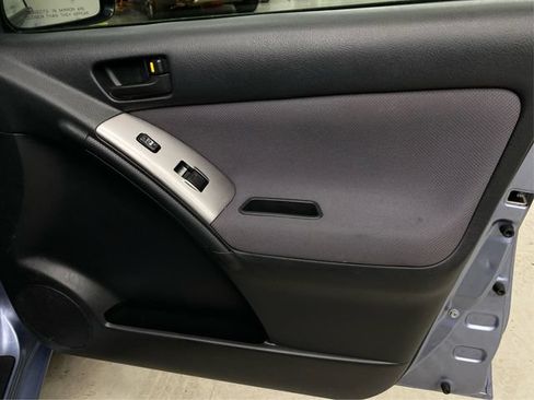 Used 2006 Toyota Matrix AWD image 26