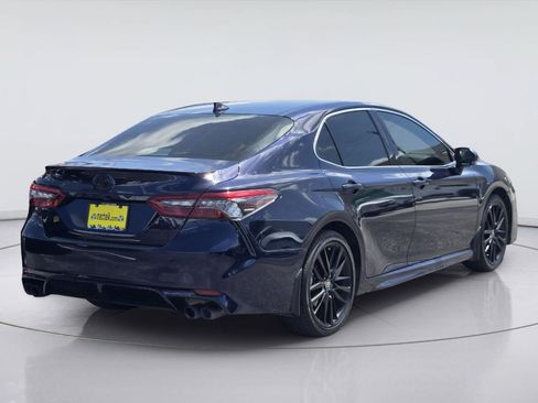 Used 2022 Toyota Camry XSE FWD image 6