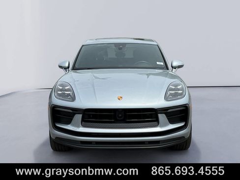 Used 2024 Porsche Macan AWD/4WD image 8