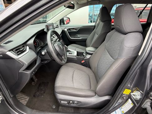 Used 2022 Toyota RAV4 XLE image 12