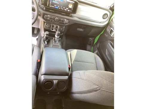 Used 2025 Jeep Wrangler Unlimited Sport AWD/4WD image 19